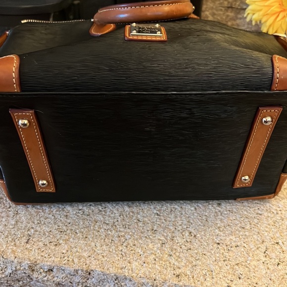 Dooney and Bourke Black Satchel - Good Used Condition 🌺 - Picture 9 of 16